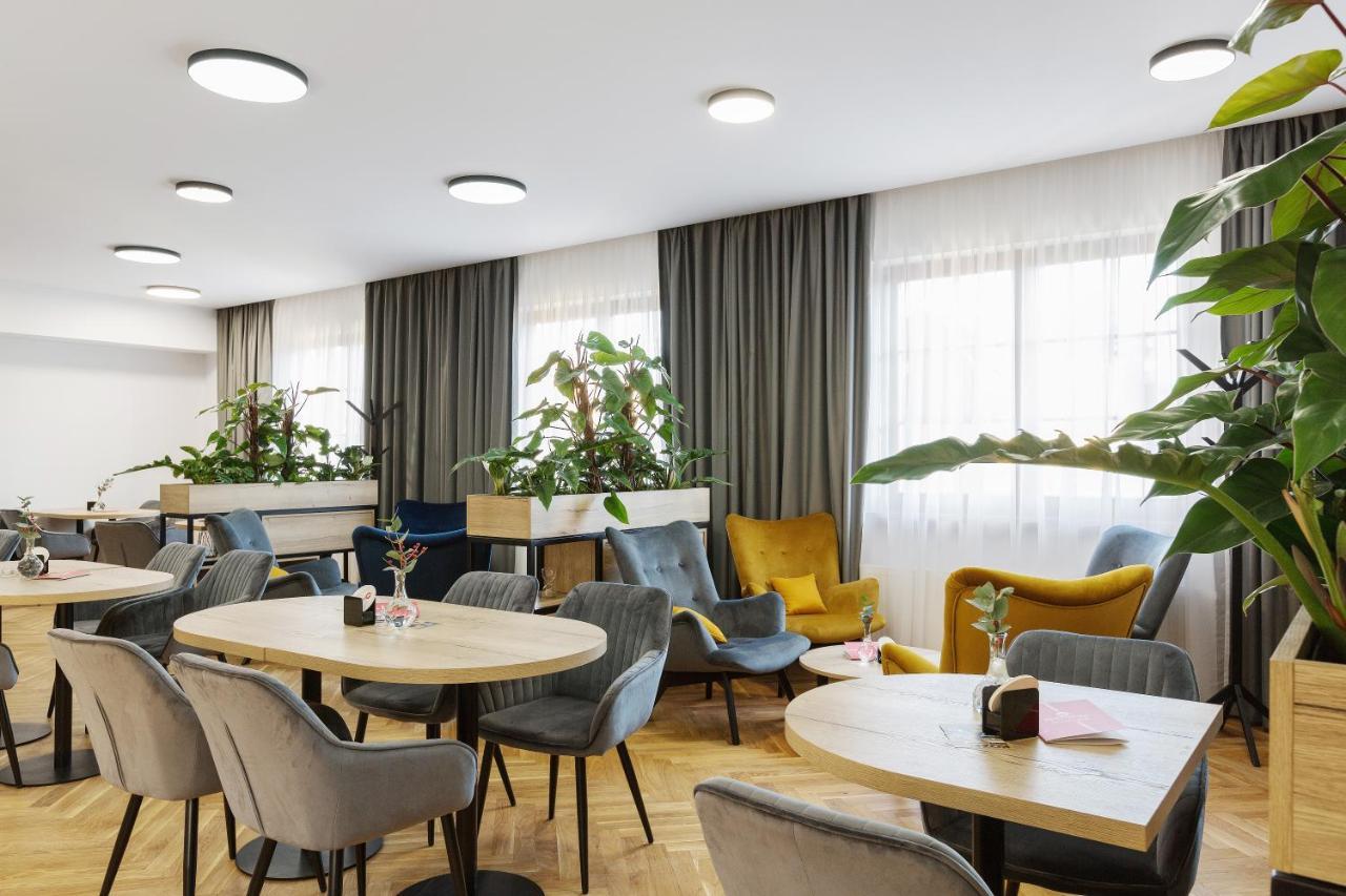 Hotel Restovna Jíloviště エクステリア 写真