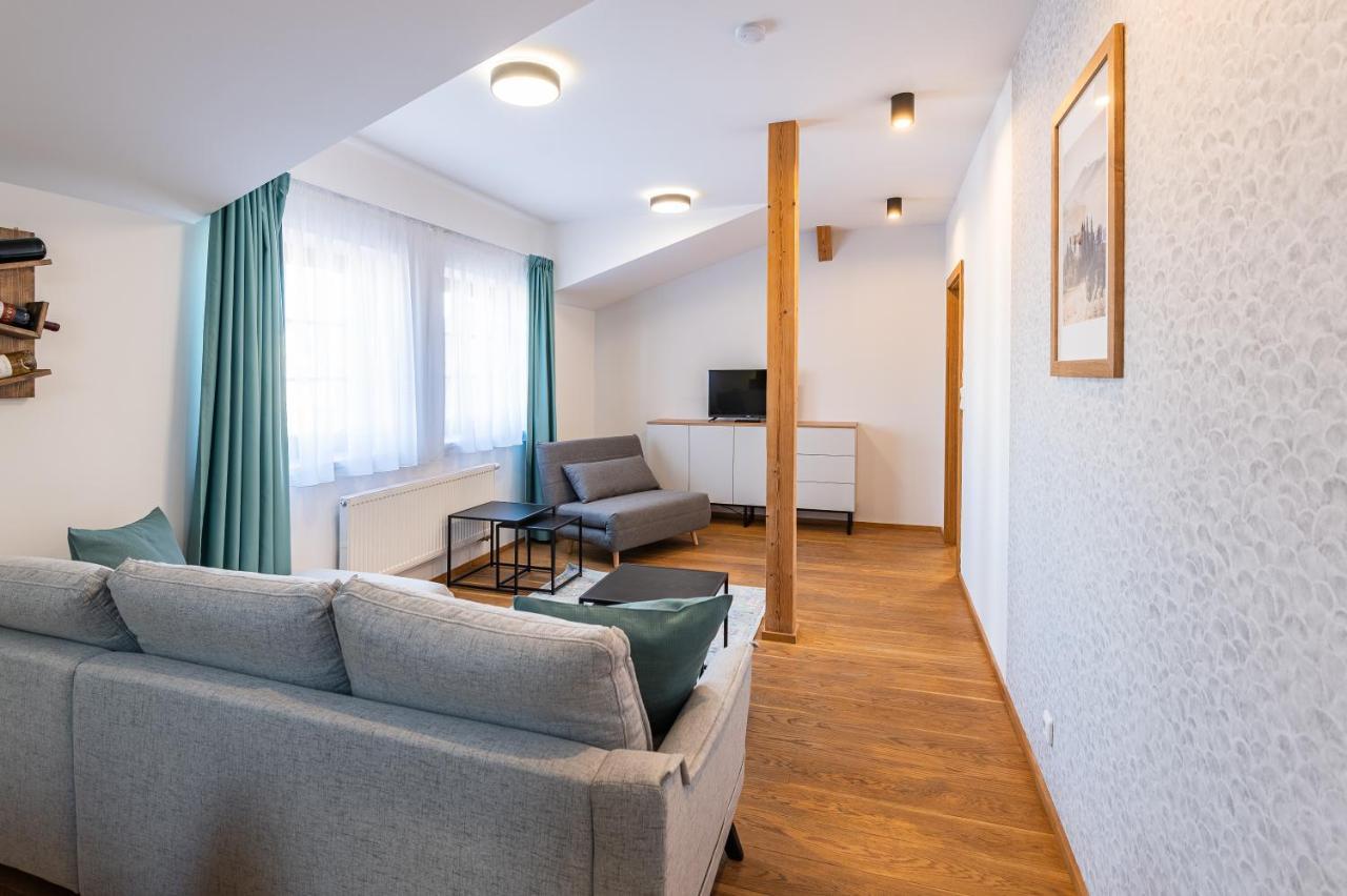 Hotel Restovna Jíloviště エクステリア 写真