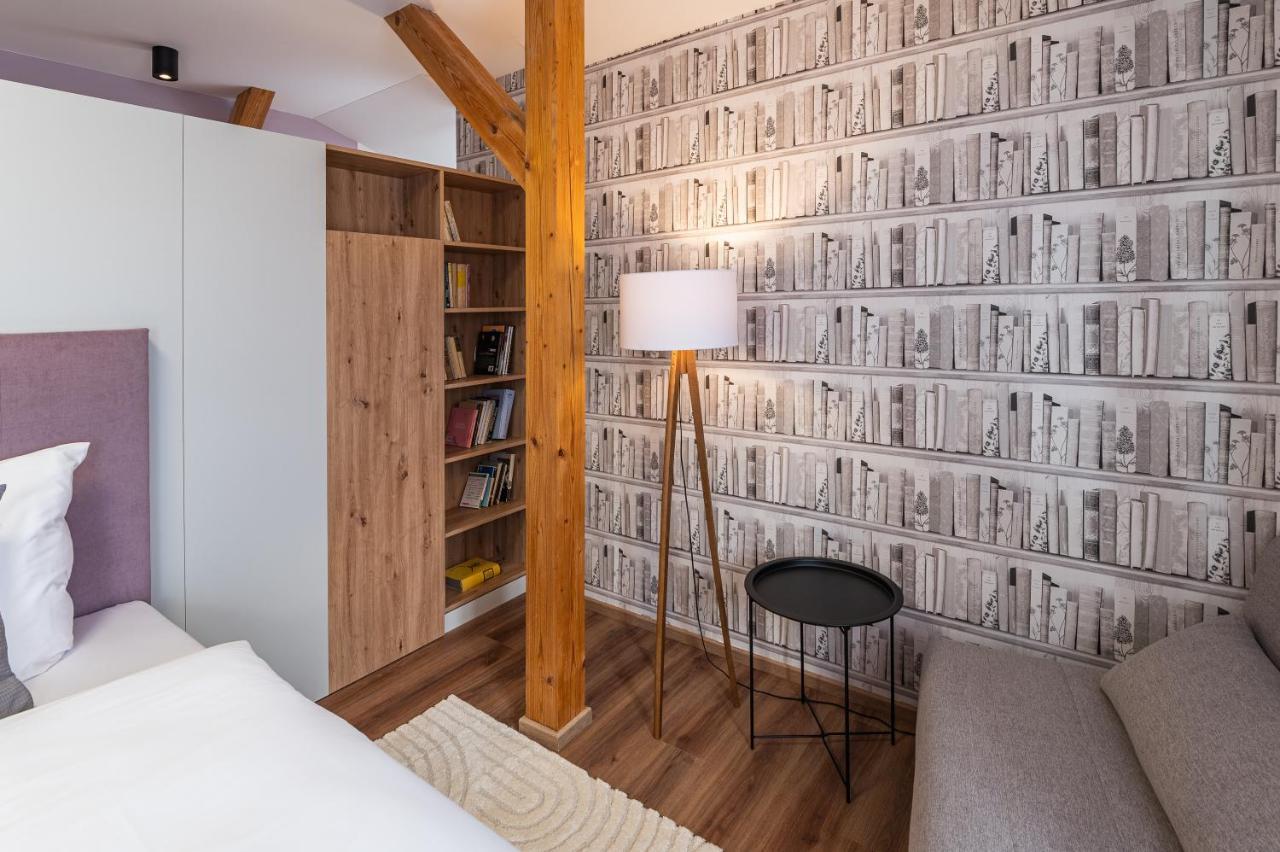 Hotel Restovna Jíloviště エクステリア 写真