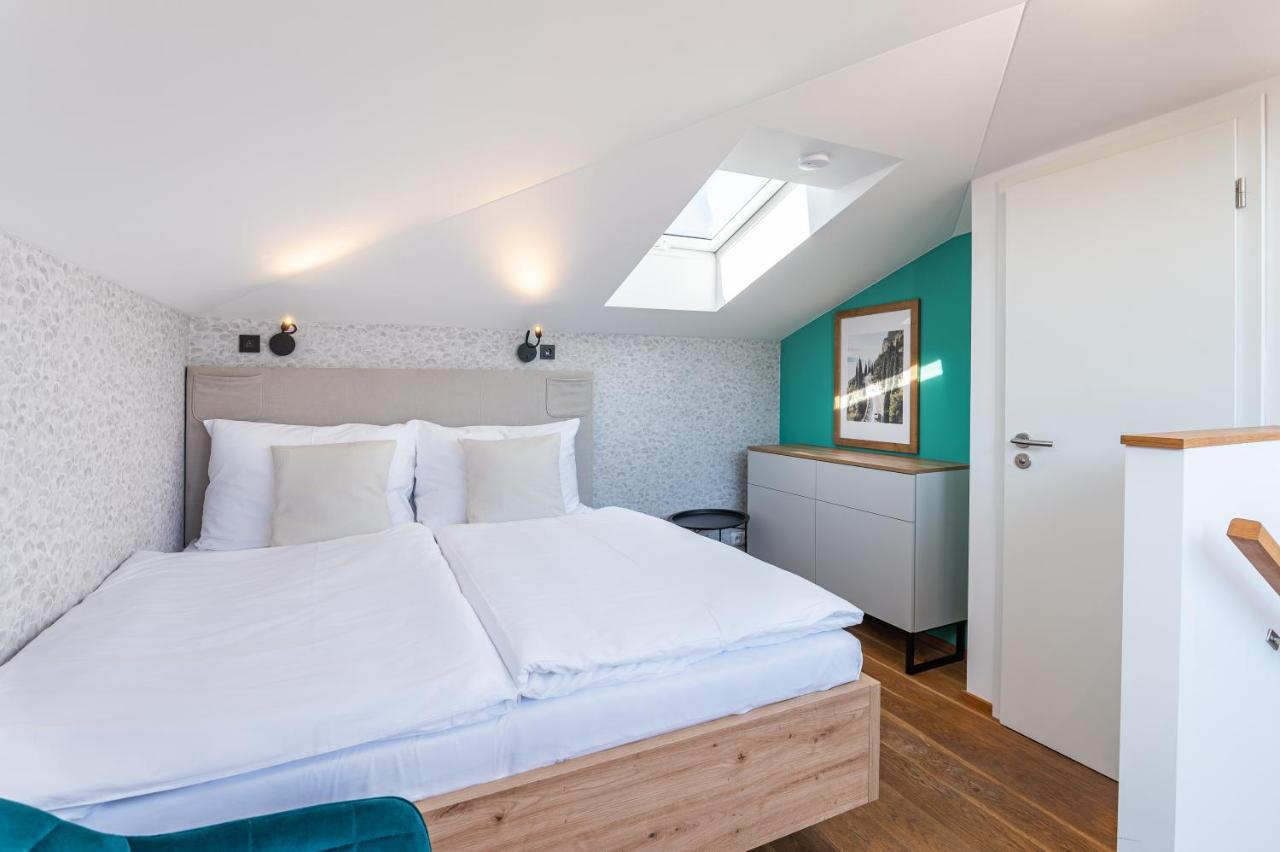 Hotel Restovna Jíloviště エクステリア 写真