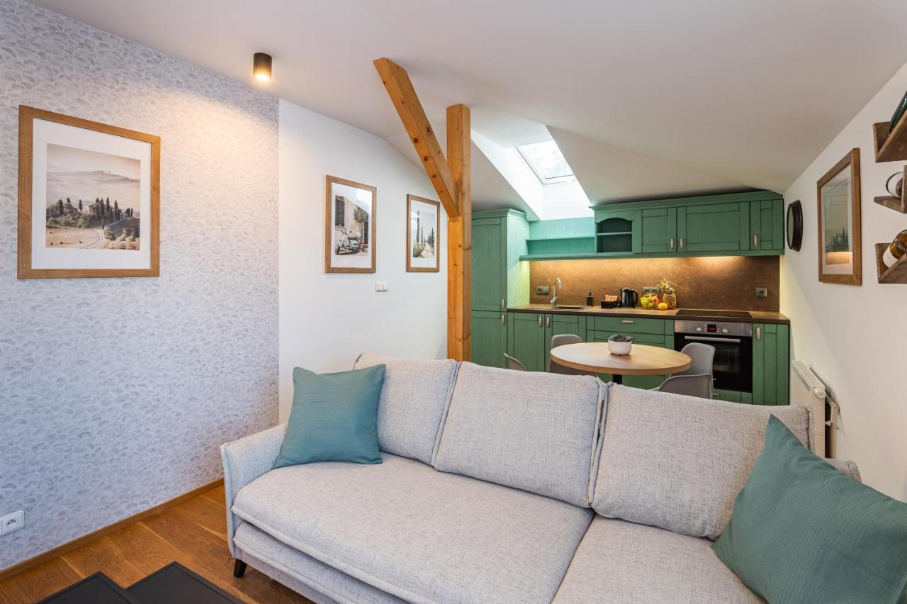 Hotel Restovna Jíloviště エクステリア 写真