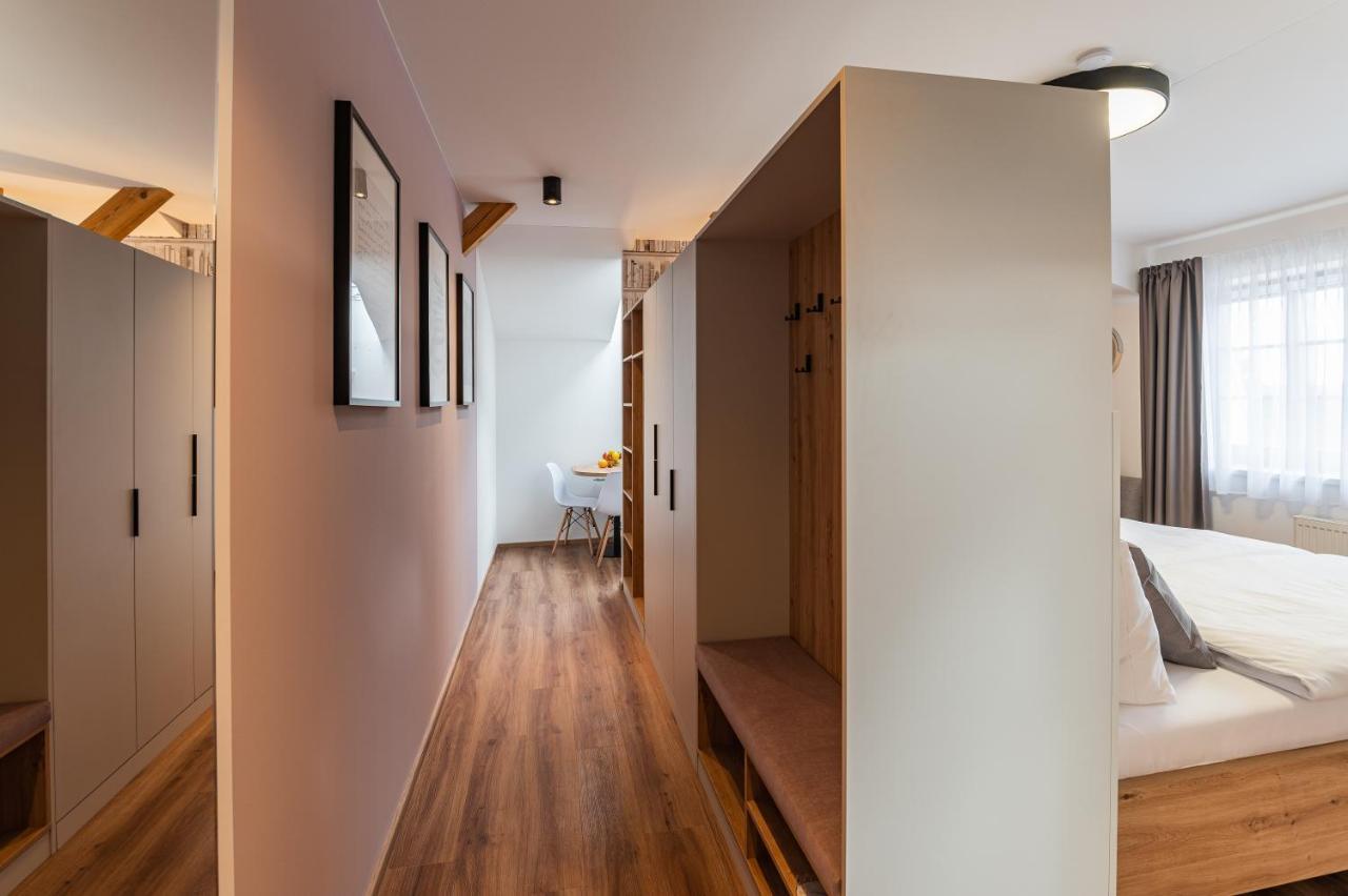 Hotel Restovna Jíloviště エクステリア 写真