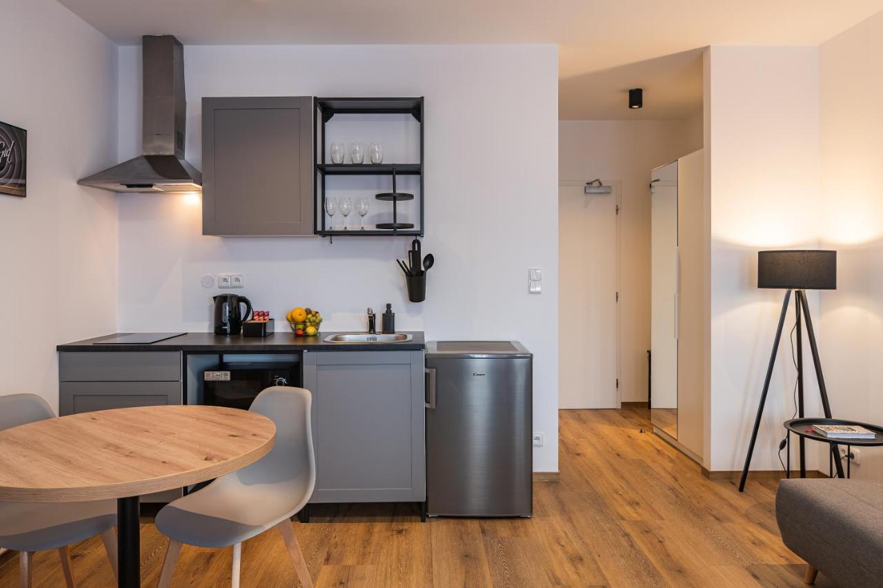 Hotel Restovna Jíloviště エクステリア 写真