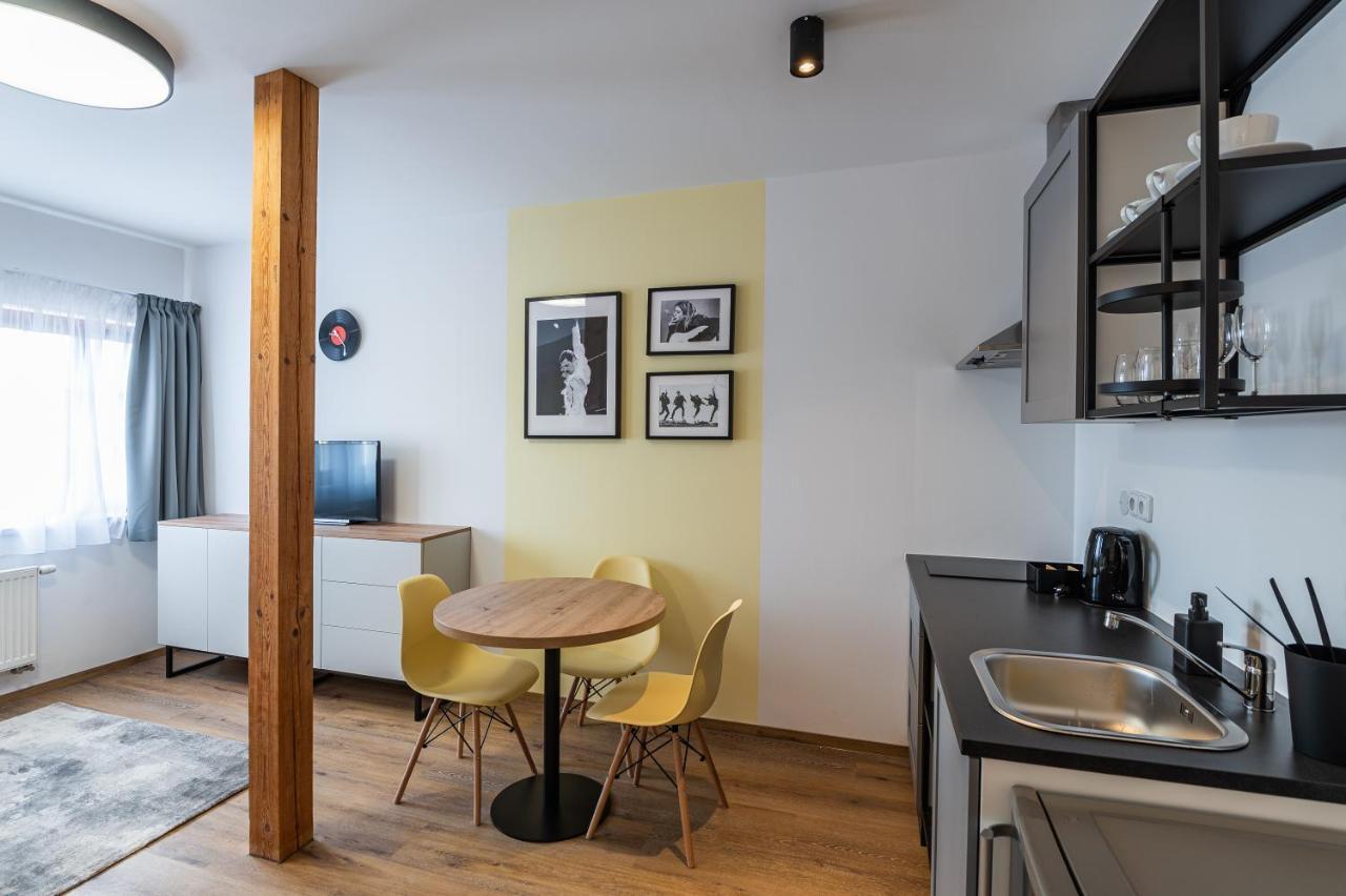 Hotel Restovna Jíloviště エクステリア 写真