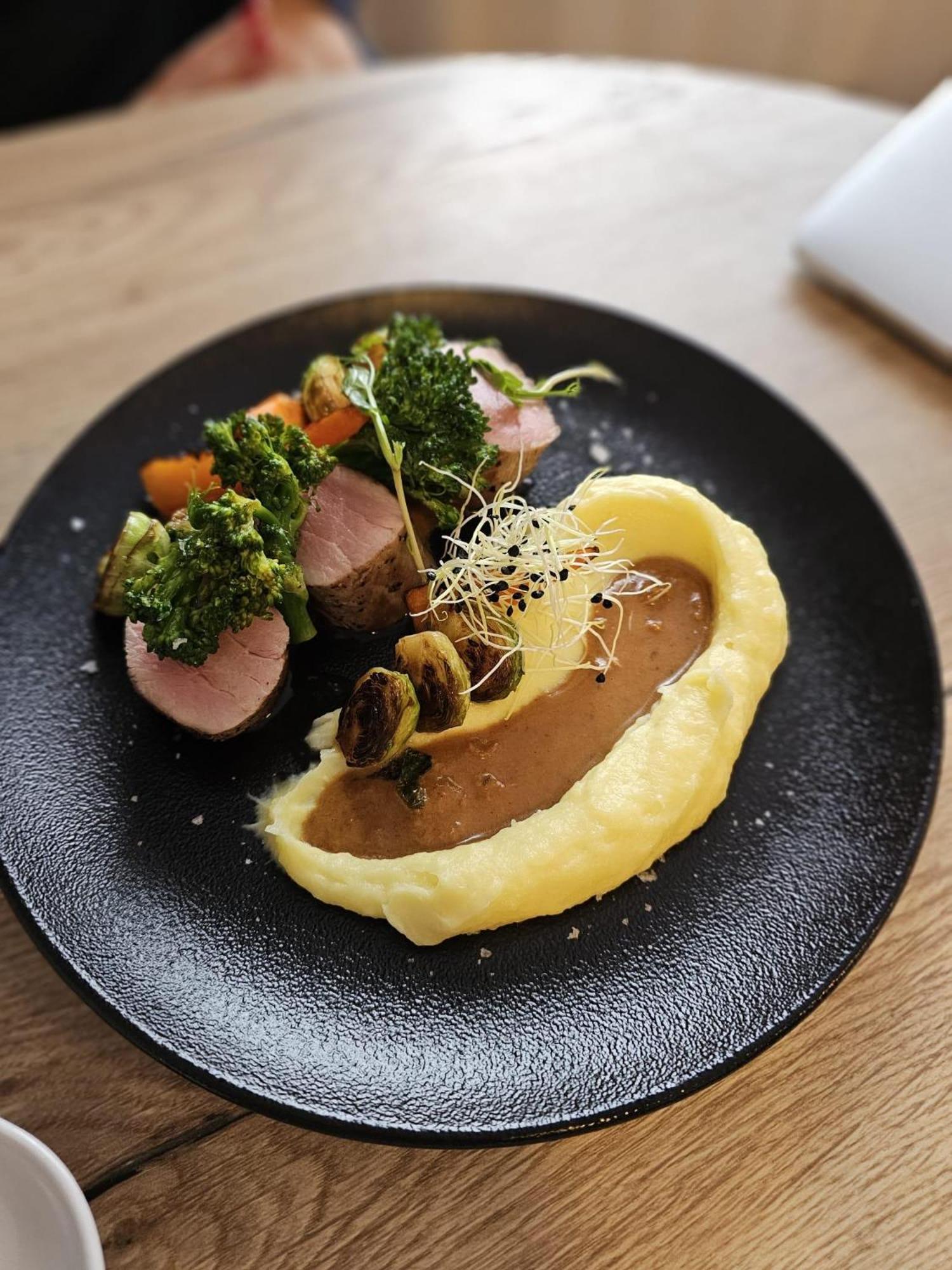 Hotel Restovna Jíloviště エクステリア 写真